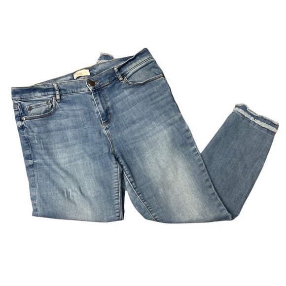 LOFT Double Frayed Hem Mid-Rise Modern Skinny Jeans in Medium Wash - Picture 2 of 7